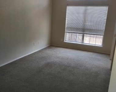 3101 Cape Cod Court - Photo Thumbnail 4