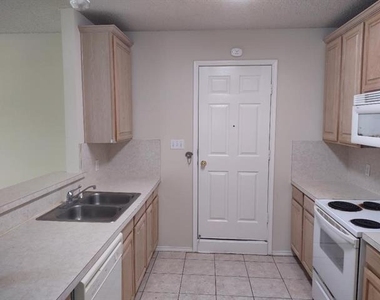 3101 Cape Cod Court - Photo Thumbnail 1