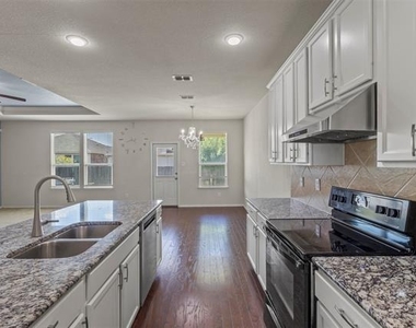 2421 Buelingo Lane - Photo Thumbnail 7