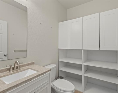 2421 Buelingo Lane - Photo Thumbnail 26