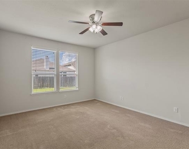 2421 Buelingo Lane - Photo Thumbnail 15