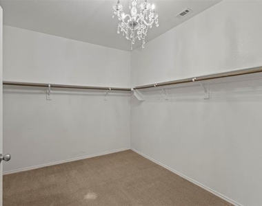 2421 Buelingo Lane - Photo Thumbnail 20