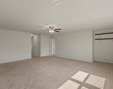 2421 Buelingo Lane - Photo Thumbnail 28
