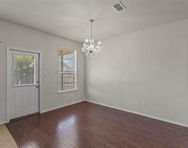 2421 Buelingo Lane - Photo Thumbnail 12