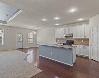 2421 Buelingo Lane - Photo Thumbnail 4