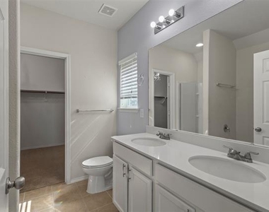 2421 Buelingo Lane - Photo Thumbnail 18