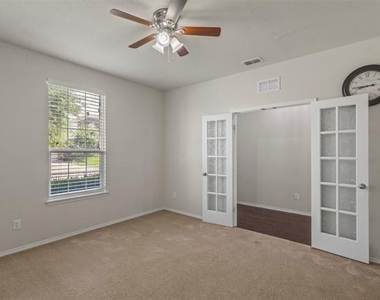 2421 Buelingo Lane - Photo Thumbnail 24