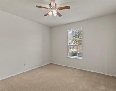 2421 Buelingo Lane - Photo Thumbnail 23