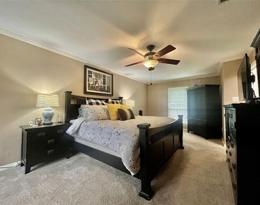 15542 Earlport Circle - Photo Thumbnail 8