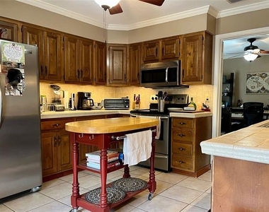 15542 Earlport Circle - Photo Thumbnail 5
