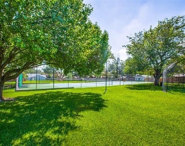 15542 Earlport Circle - Photo Thumbnail 15