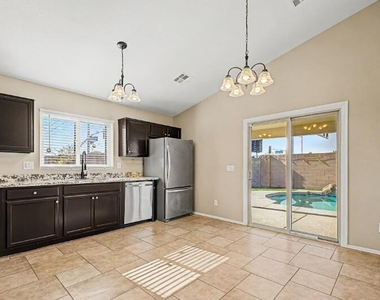 23765 W Desert Bloom Street - Photo Thumbnail 10