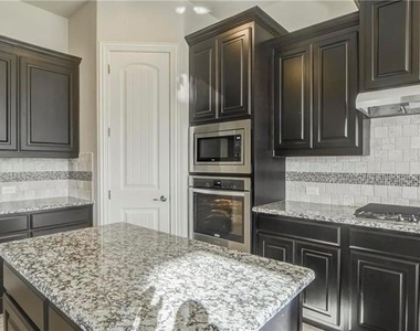 7592 Plowman Lane - Photo Thumbnail 8