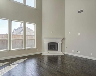 7592 Plowman Lane - Photo Thumbnail 5