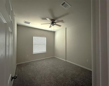 230 Heritage Court - Photo Thumbnail 13
