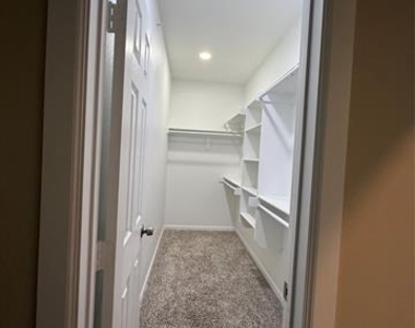 230 Heritage Court - Photo Thumbnail 11
