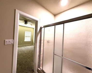 230 Heritage Court - Photo Thumbnail 15