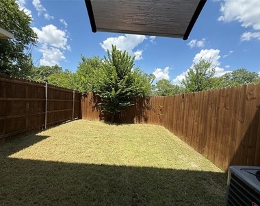 230 Heritage Court - Photo Thumbnail 16