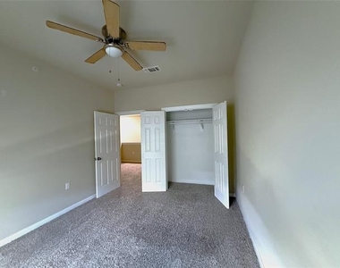 230 Heritage Court - Photo Thumbnail 6
