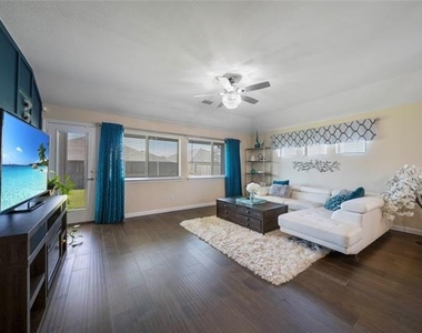 1272 Sumner Street - Photo Thumbnail 4