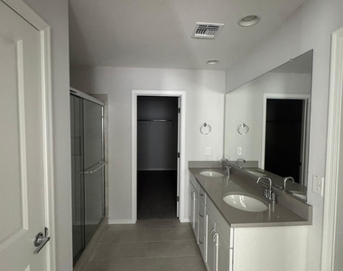 16510 W Whispering Wind Drive - Photo Thumbnail 5