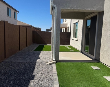 16510 W Whispering Wind Drive - Photo Thumbnail 1