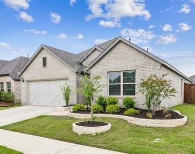 1424 Bellaire Street - Photo Thumbnail 2
