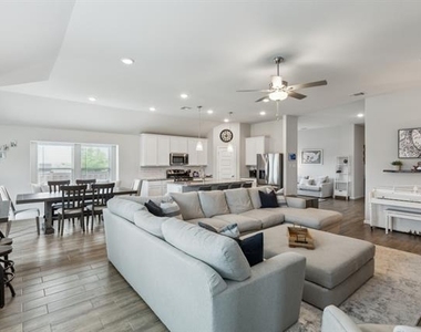 1424 Bellaire Street - Photo Thumbnail 11