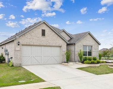 1424 Bellaire Street - Photo Thumbnail 3