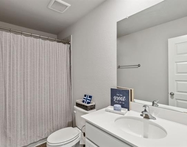 1424 Bellaire Street - Photo Thumbnail 21