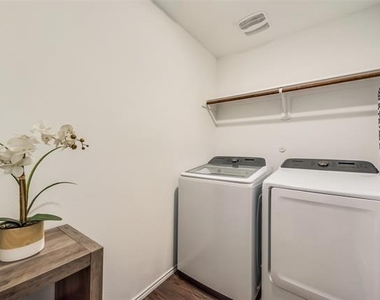 1516 Deerchase Drive - Photo Thumbnail 11