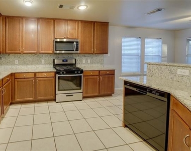506 Hickory Lane - Photo Thumbnail 2