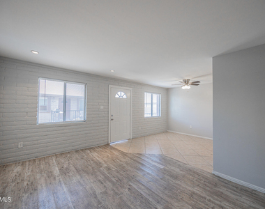 1234 N 36th Street - Photo Thumbnail 3
