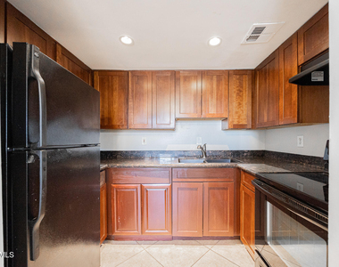 1234 N 36th Street - Photo Thumbnail 7