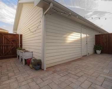 8017 Caladium Drive - Photo Thumbnail 17