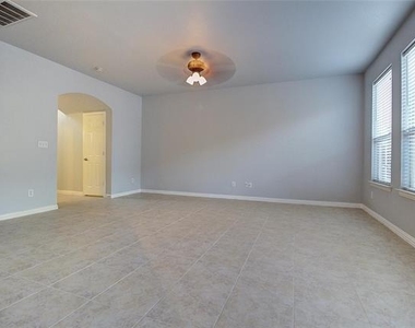 8017 Caladium Drive - Photo Thumbnail 5