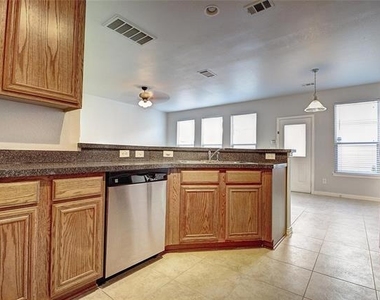 8017 Caladium Drive - Photo Thumbnail 10