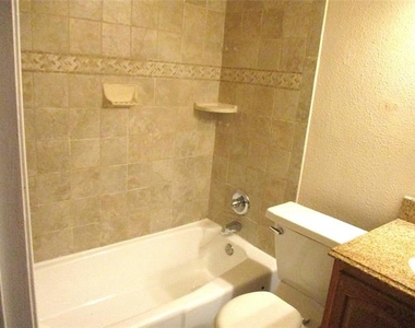 203 Yorkshire Court - Photo Thumbnail 12