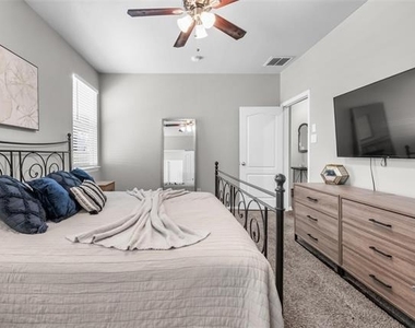 9901 Concord Drive - Photo Thumbnail 12