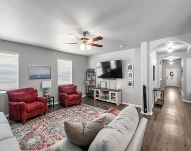 9901 Concord Drive - Photo Thumbnail 6