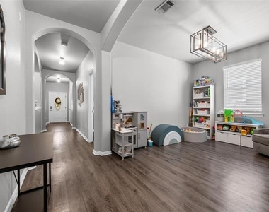 9901 Concord Drive - Photo Thumbnail 7