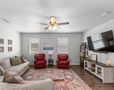 9901 Concord Drive - Photo Thumbnail 4