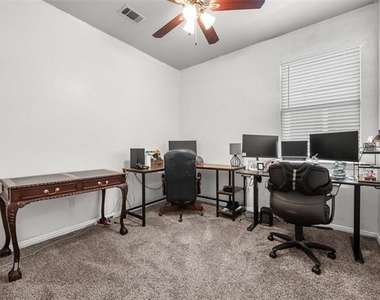9901 Concord Drive - Photo Thumbnail 10
