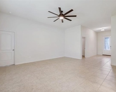 4517 Shy Creek Lane - Photo Thumbnail 2