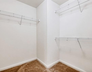 4517 Shy Creek Lane - Photo Thumbnail 19