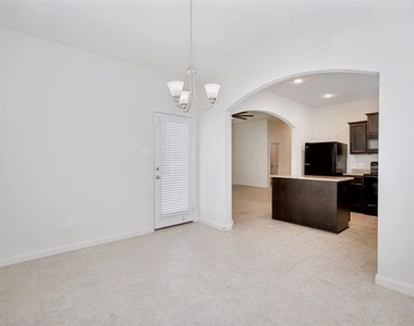 4517 Shy Creek Lane - Photo Thumbnail 5