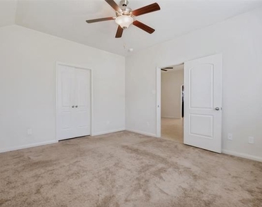 4517 Shy Creek Lane - Photo Thumbnail 17