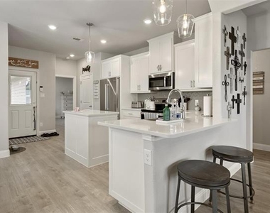 605 Adeline Drive - Photo Thumbnail 8