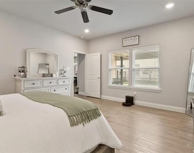 605 Adeline Drive - Photo Thumbnail 12