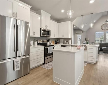 605 Adeline Drive - Photo Thumbnail 9